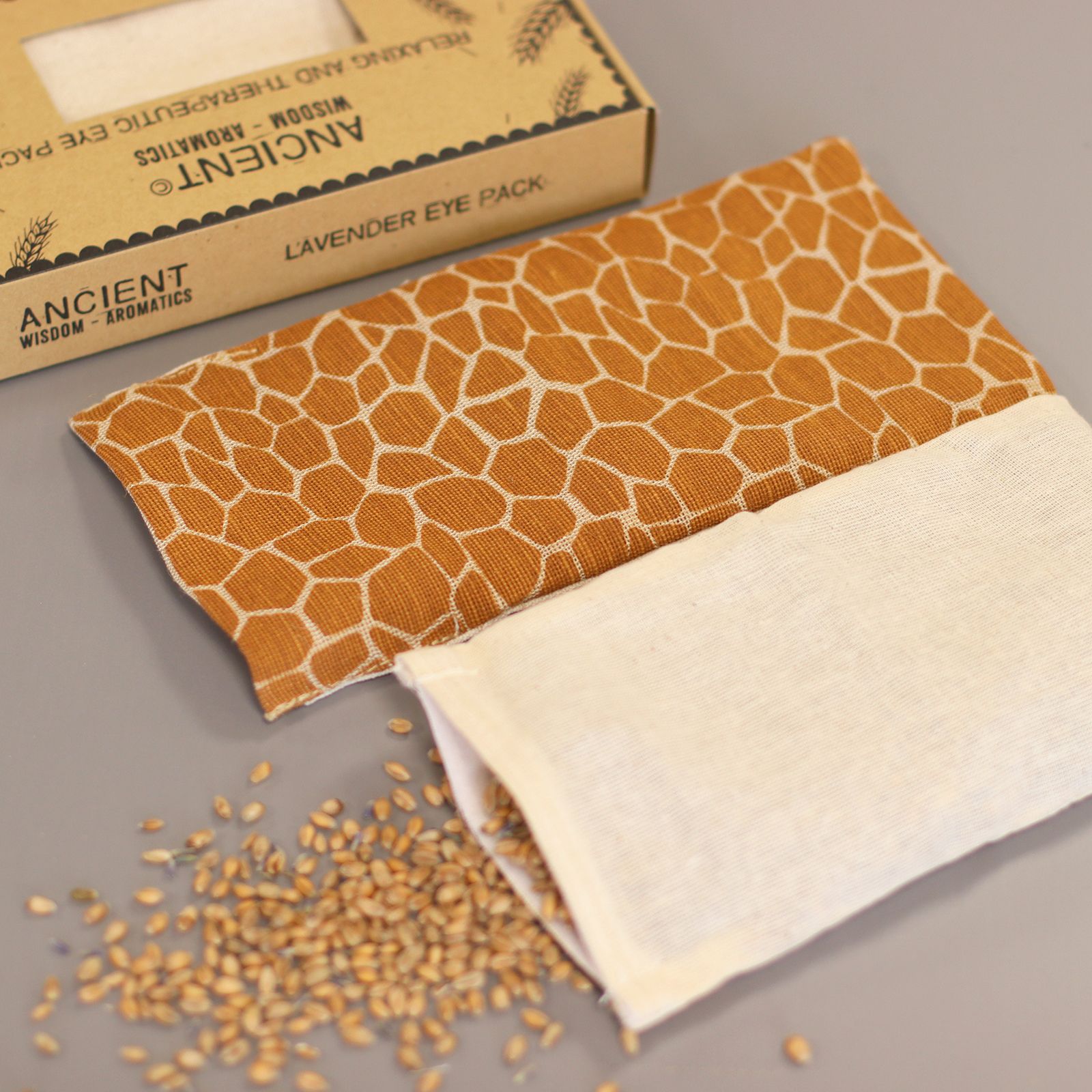 bG9jYWw6Ly9tZWRpYS85Si8yRS82MFIzMEMxRzZSUzMyRTlKLzJmYTEzYjBhLmpwZWc.jpg Lavender Natural Cotton and Juco Eye Pillow in Gift Box - Madagascar Giraffe - Image 5