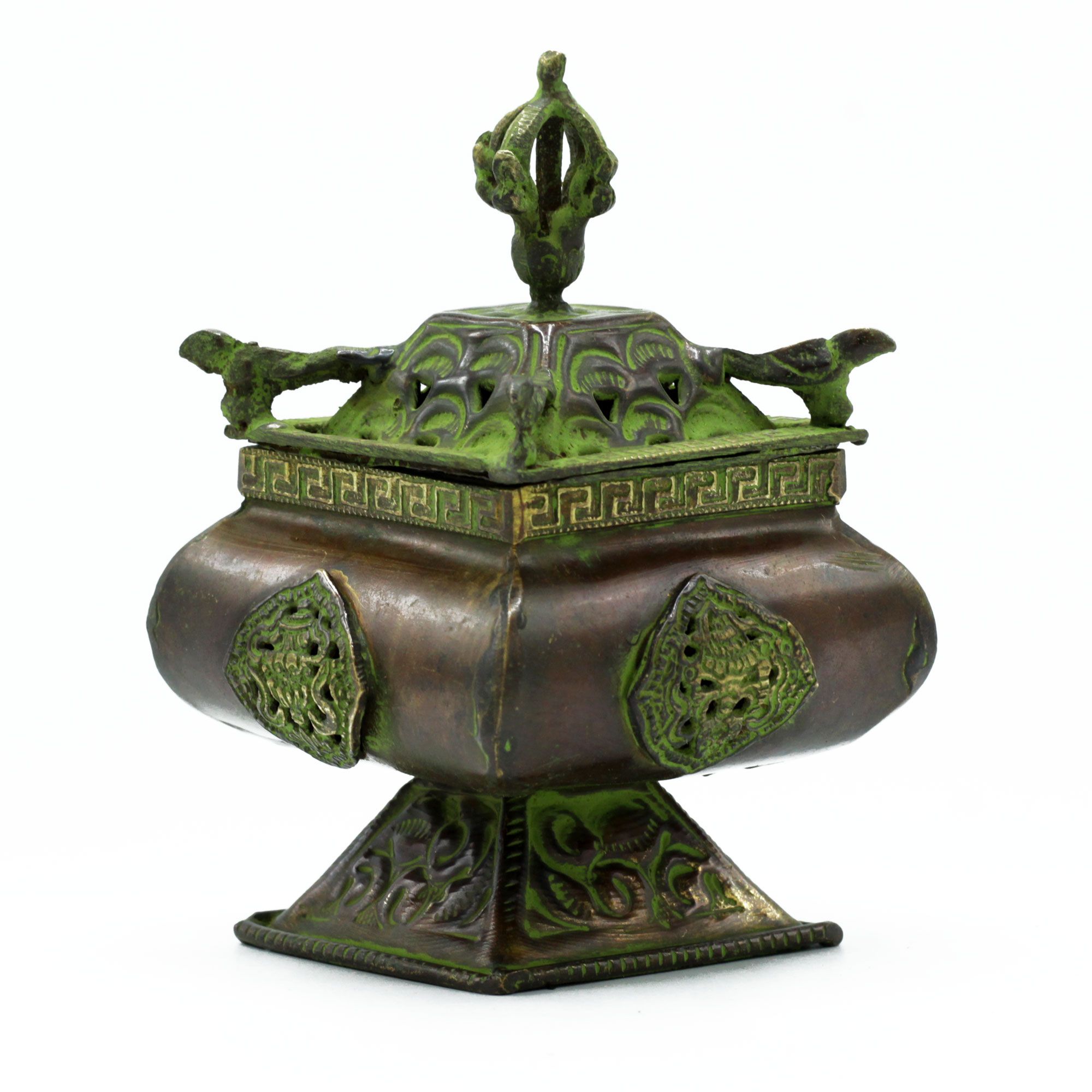 bG9jYWw6Ly9tZWRpYS85UC8yRS82MFIzMEMxRzZXUzMyRTlQLzY2ODMzYjgyLmpwZWc.jpg Brass Verdigris Tibetan Burner - Four Symbols Square Standing Pot