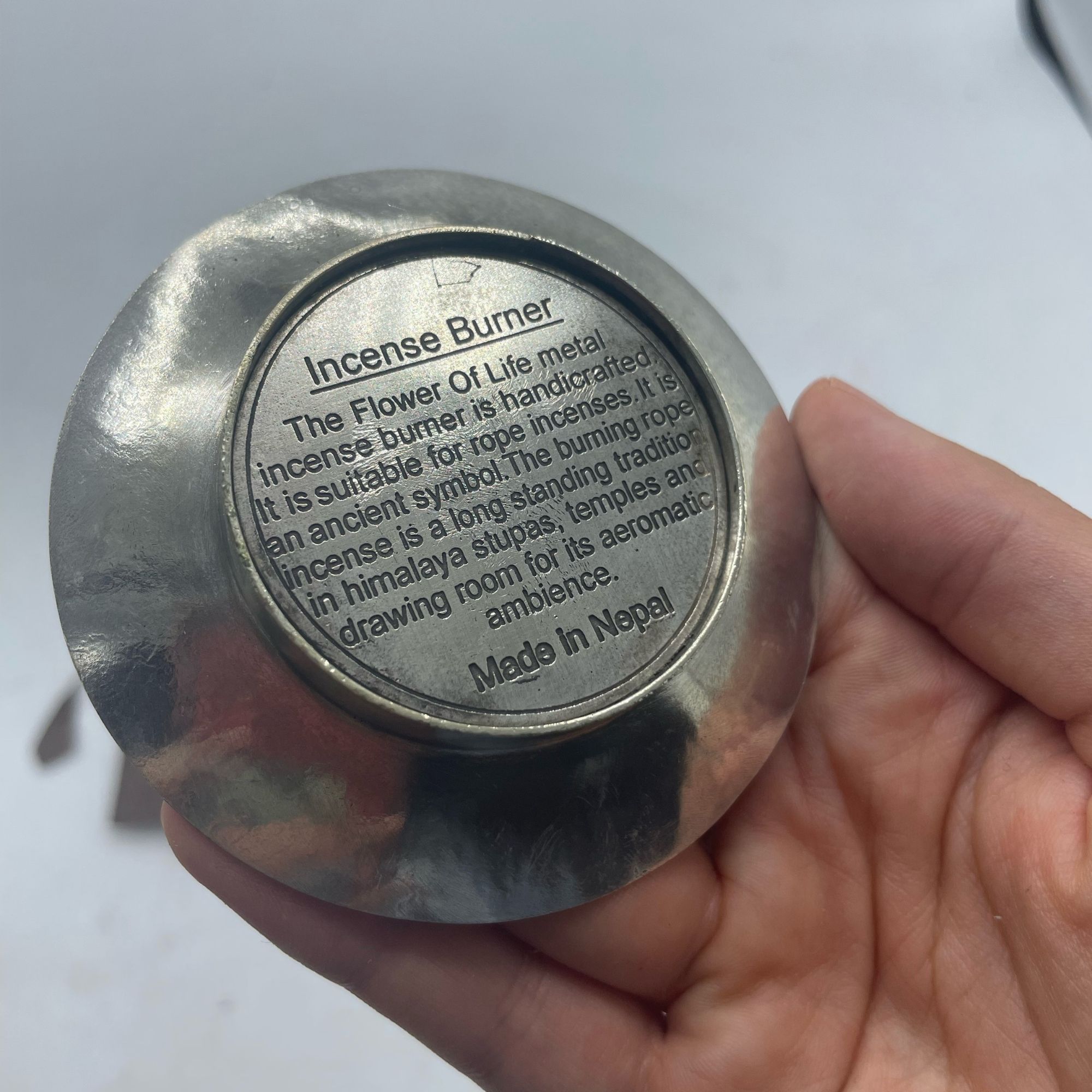 bG9jYWw6Ly9tZWRpYS85Uy8wQy82MFIzMEMxRzZXUkswQzlTLzUwZmJkNzFmLmpwZWc.jpg Rope Incense and Silver Plated Holder Set - Flower of Life - Image 3