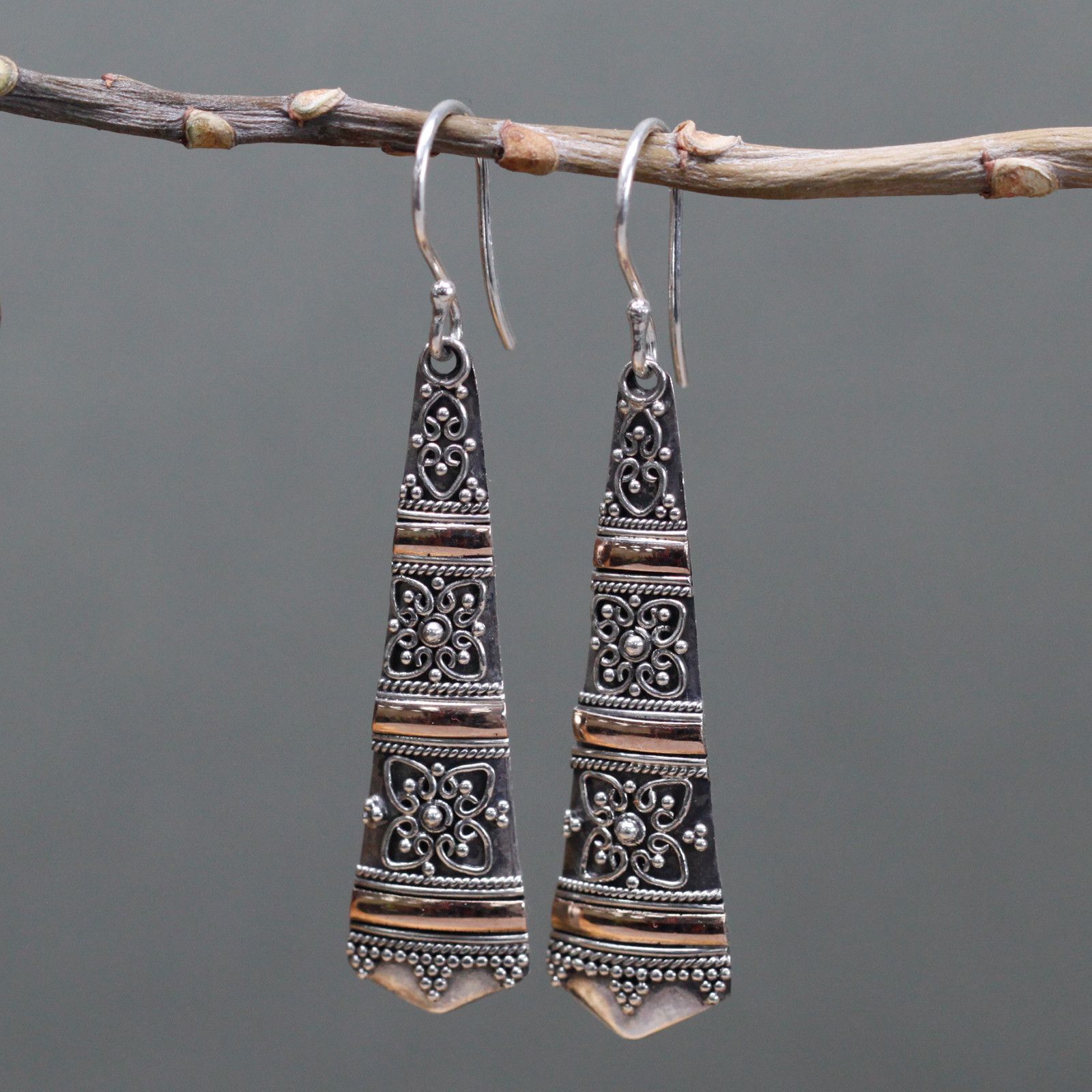 bG9jYWw6Ly9tZWRpYS85Uy9HRS82MFIzMEMxRzZNVEtHRTlTLzg2ZDZhNDMwLmpwZWc.jpg Silver & Gold Earring - Tribal Drops - Image 8