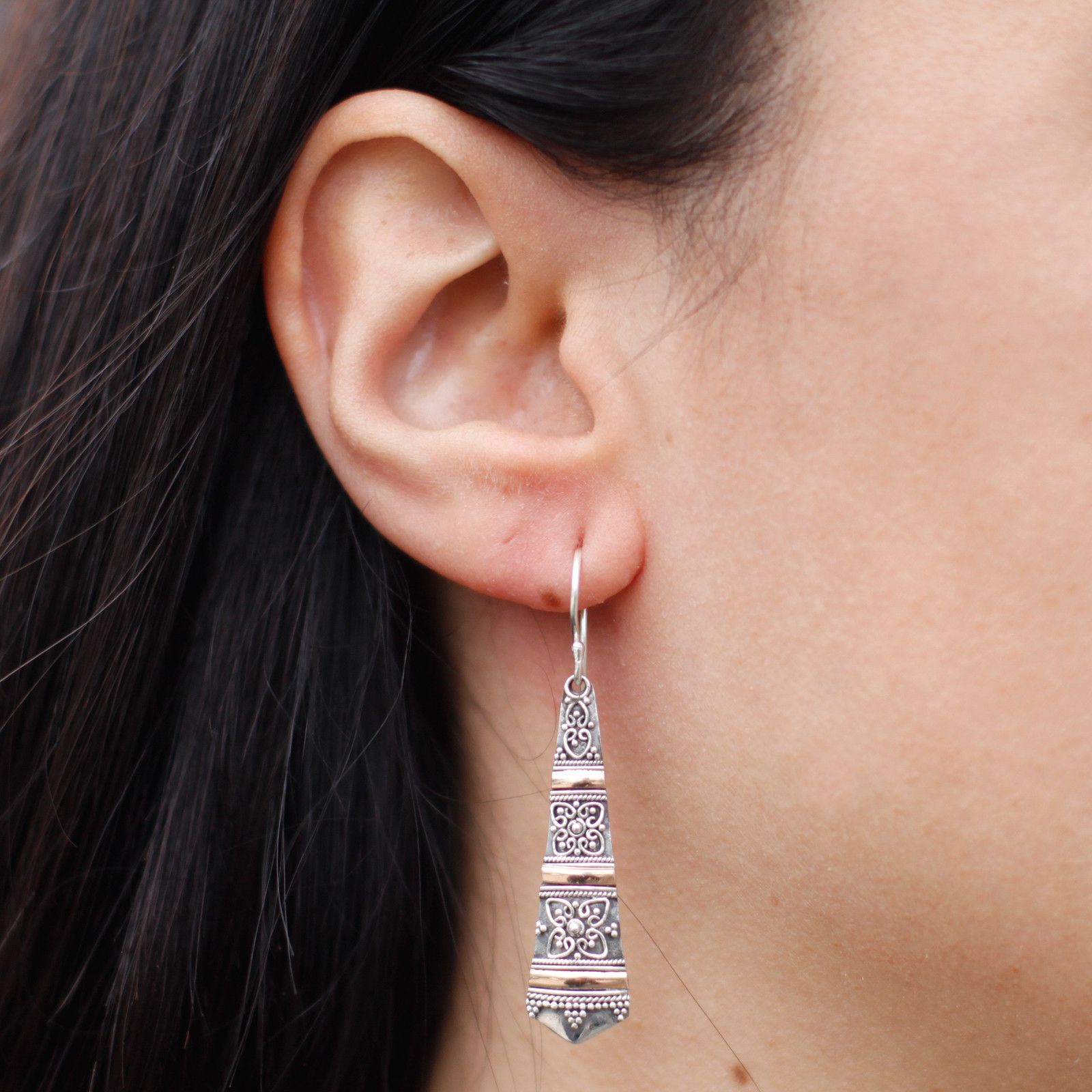 bG9jYWw6Ly9tZWRpYS8xRy9KQy82MFIzMEMxRzZNVEtKQzFHLzYxZDcxNmNlLmpwZWc.jpg Silver & Gold Earring - Tribal Drops