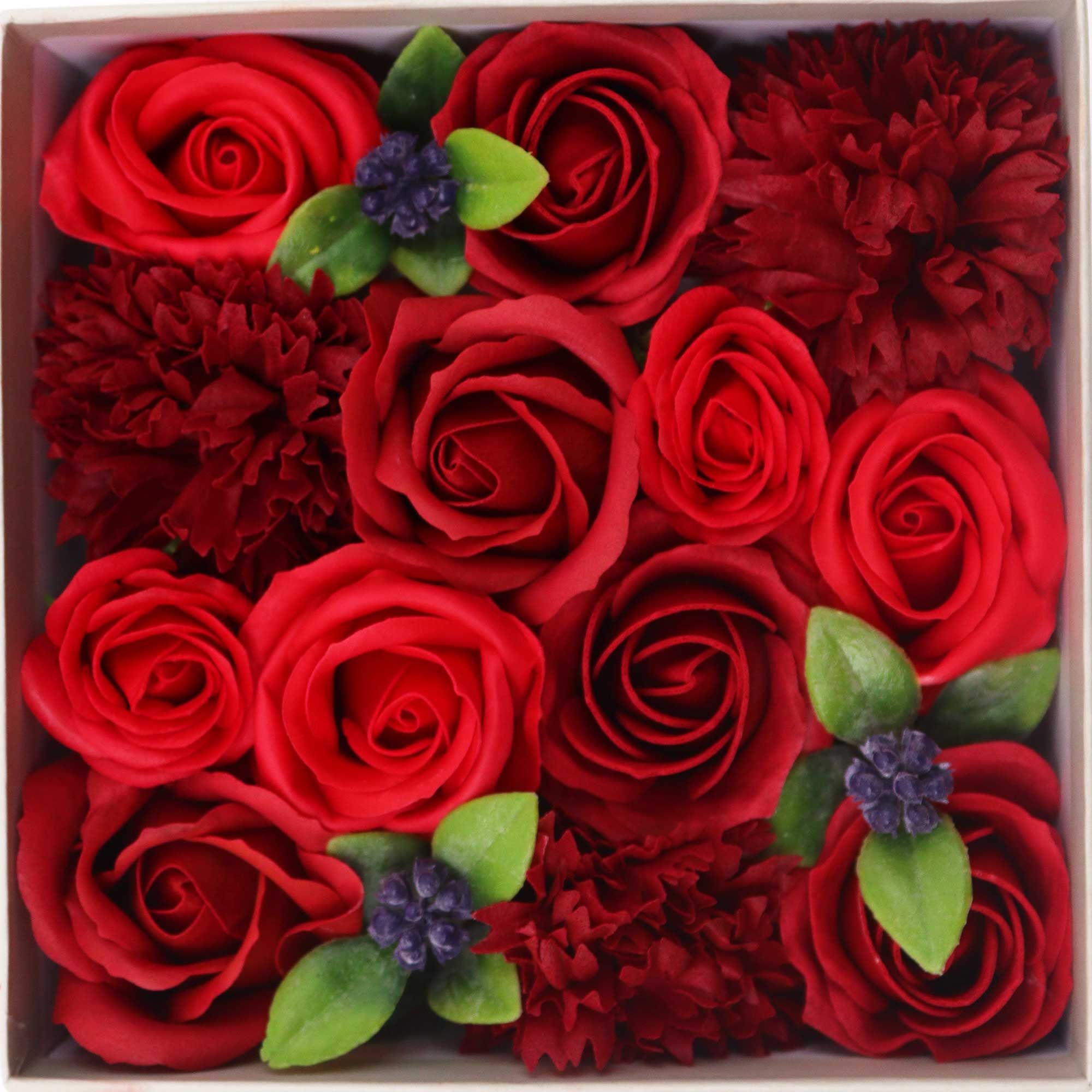 bG9jYWw6Ly9tZWRpYS8xSC80RC82MFIzMEMxRzZXUjM0RDFILzg3YThlMGVlLmpwZWc.jpg Square Box - Classic Red Roses - Image 4