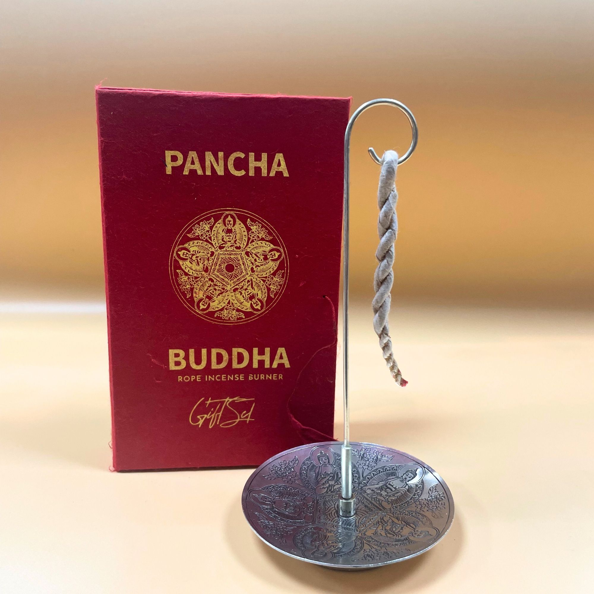 bG9jYWw6Ly9tZWRpYS8xSC8wRC82MFIzMEMxRzZXUkswRDFIL2VjOWJiMzAyLmpwZWc.jpg Rope Incense and Silver Plated Holder Set - Pancha Buddha - Image 2
