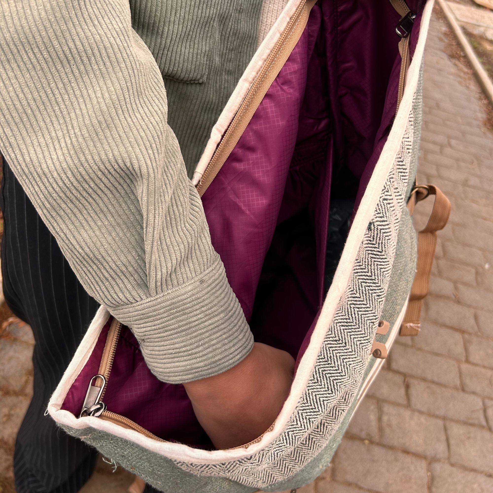 bG9jYWw6Ly9tZWRpYS8xSi8wQy82MFIzMEMxRzZXVEswQzFKLzcyYzJjZjJhLmpwZWc.jpg Hemp Trekking Rolling Backpack - Sage - Image 5