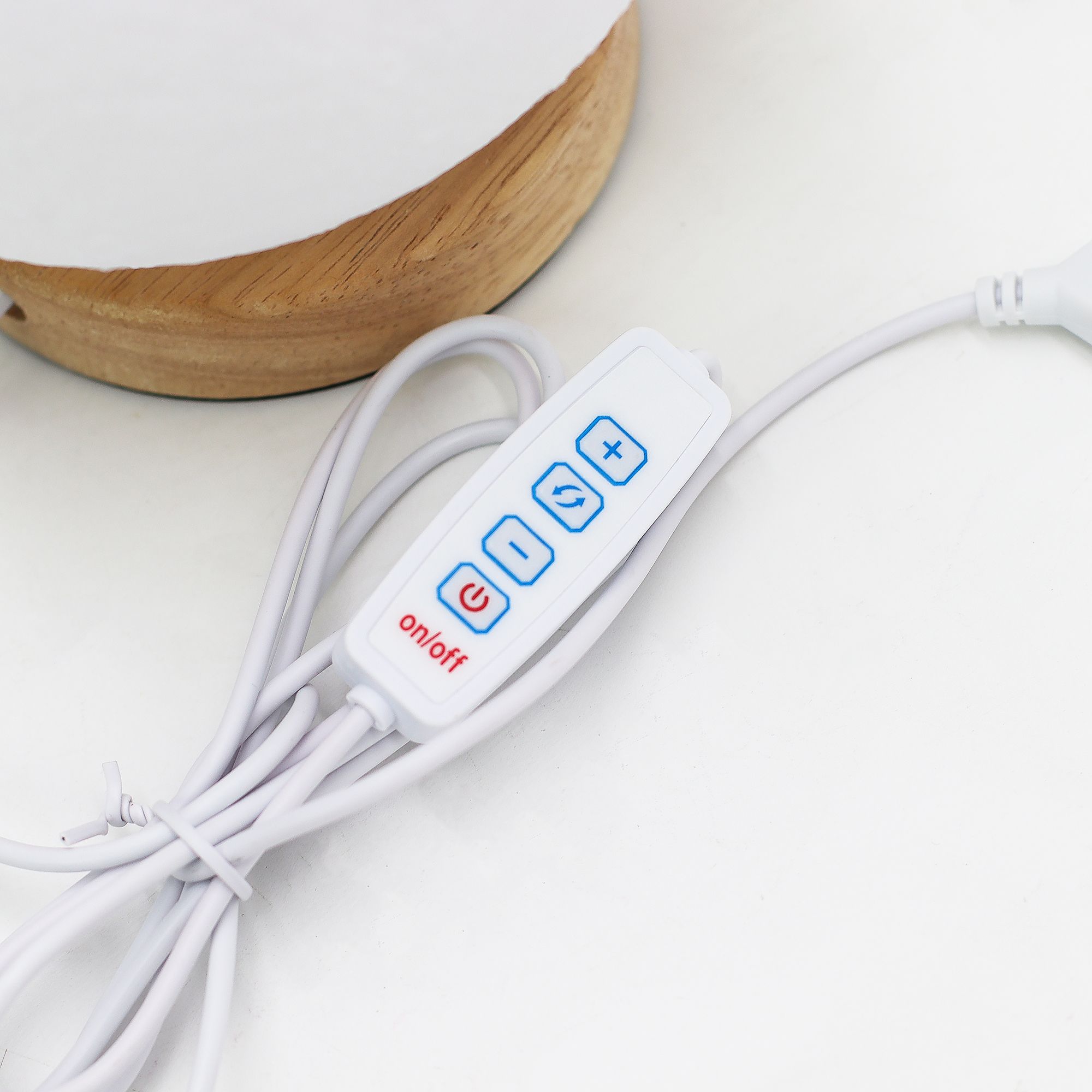 bG9jYWw6Ly9tZWRpYS8xSy84RS82MFIzMEMxSjYwV0s4RTFLLzM3ZmU1MjI1LmpwZWc-1.jpg New Wave Lamp - USB - 3 settings - Moon - Image 3