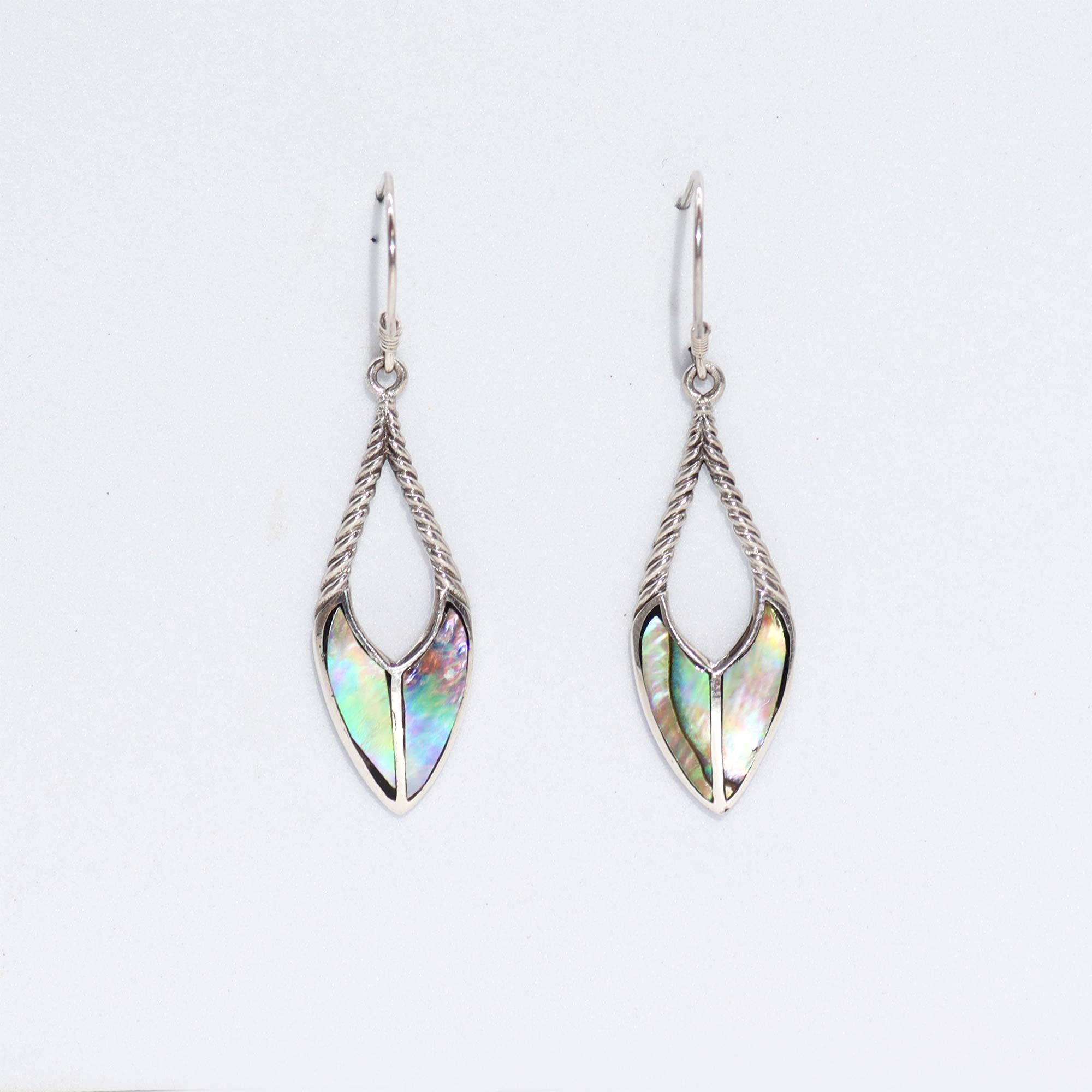 bG9jYWw6Ly9tZWRpYS8xSy8yRS82MFIzMEMxSDc0UksyRTFLL2MzOGZiYWY5LmpwZWc.jpg Shell & Silver Earrings - Spear Drops - Abalone