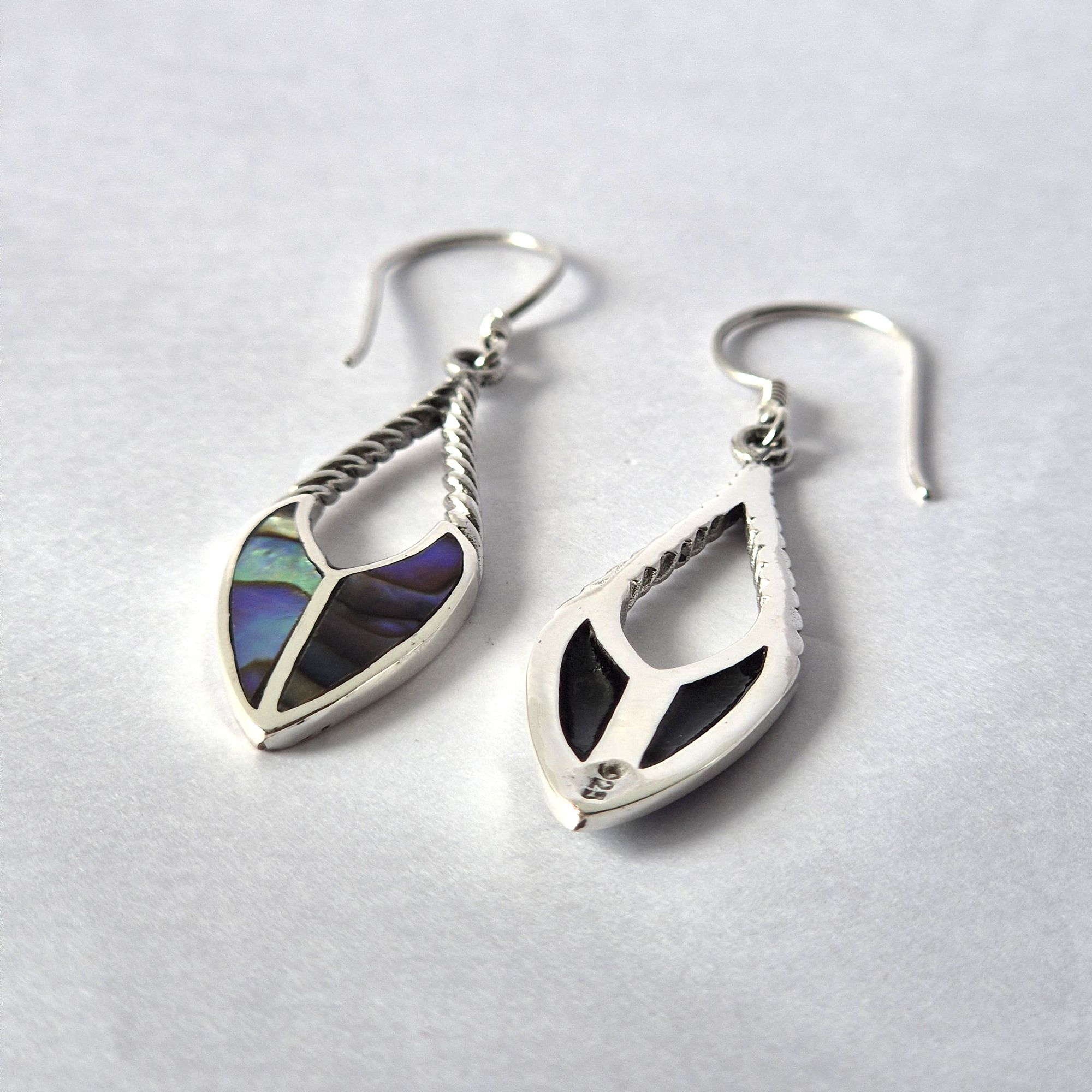 bG9jYWw6Ly9tZWRpYS8xTS8yRS82MFIzMEMxSDc0UksyRTFNL2I2YjliMDExLmpwZWc.jpg Shell & Silver Earrings - Spear Drops - Abalone - Image 2