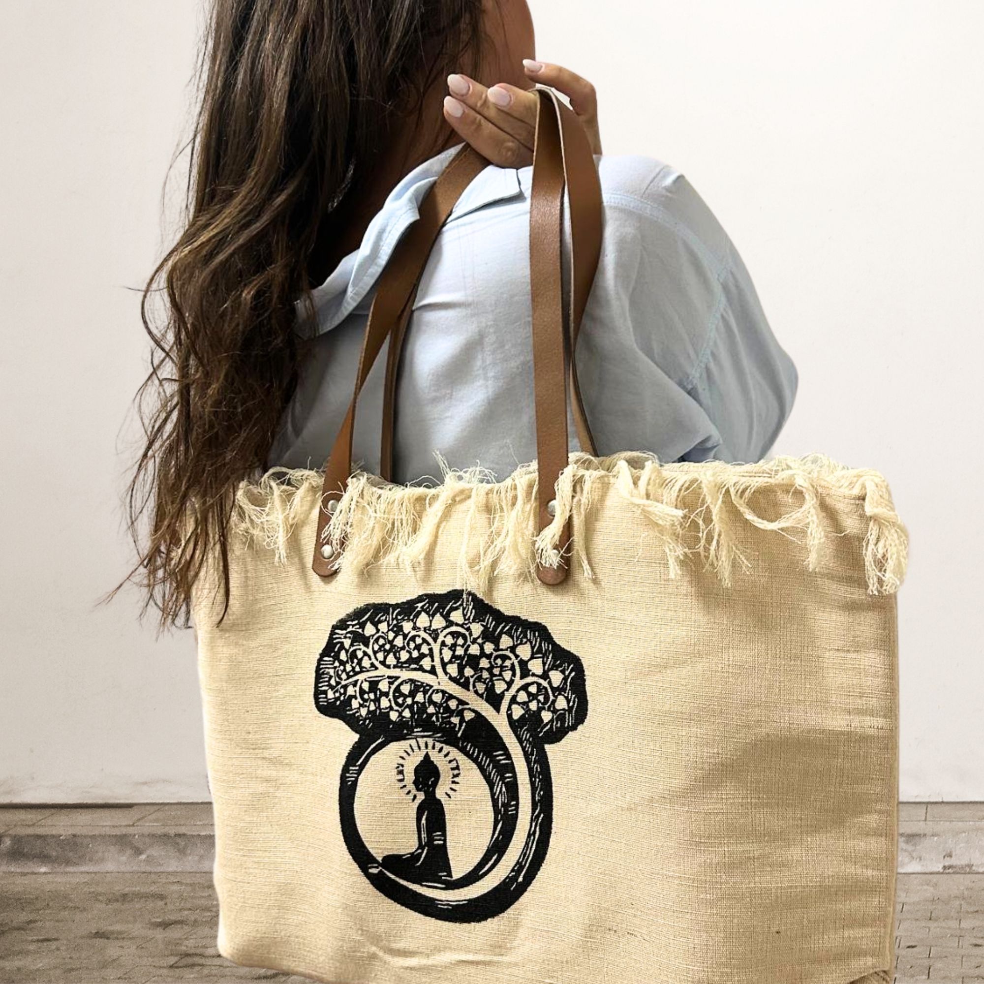 bG9jYWw6Ly9tZWRpYS8xUC8yRC82MFIzMEMxRzZXVEsyRDFQLzE0Zjc3NzkxLmpwZWc.jpg Natural Tote Bag Leather Handle - Buddha - Image 4