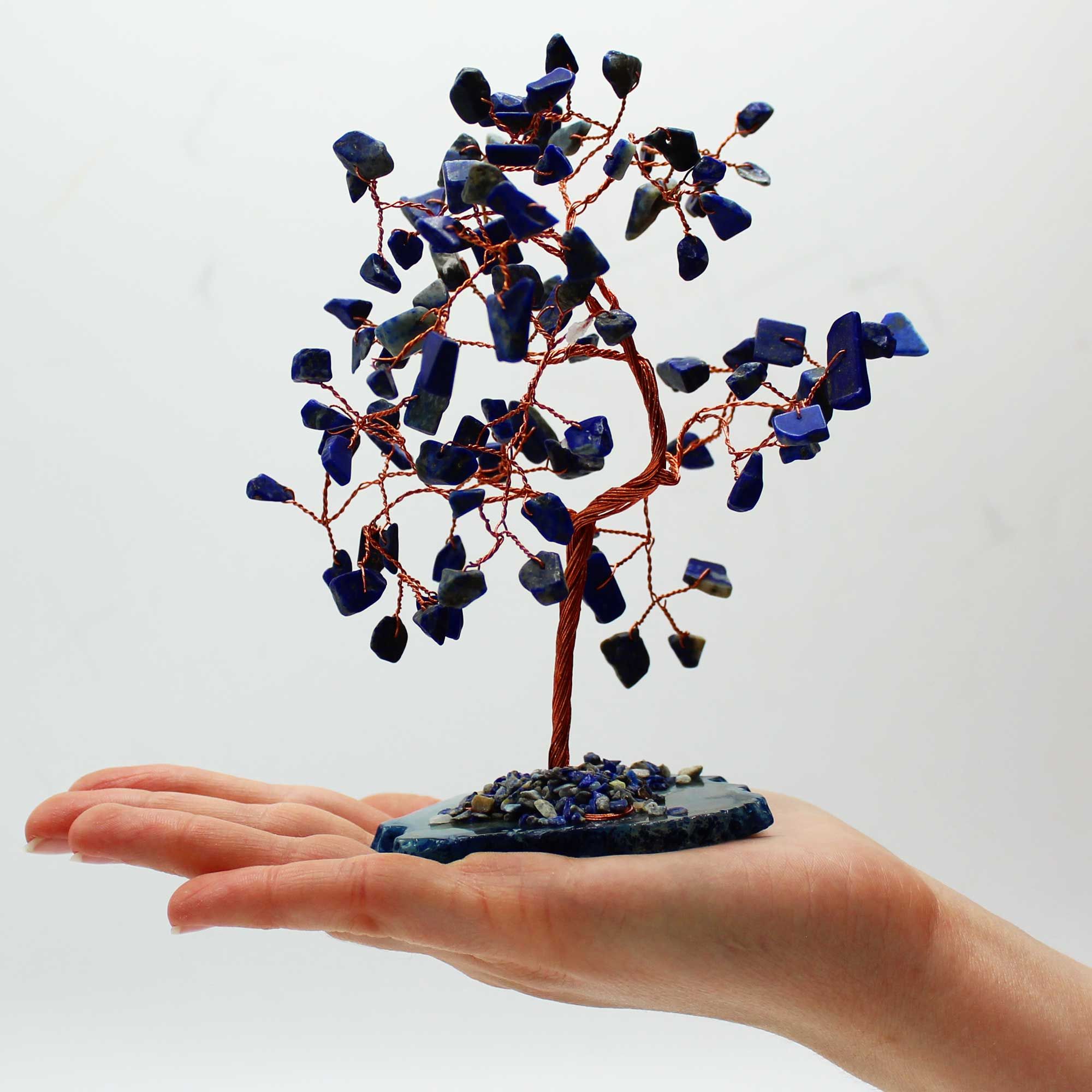 bG9jYWw6Ly9tZWRpYS8xUS9FQy82MFIzMEMxRzZXUjNFQzFRL2FiZmQzNDI5LmpwZWc.jpg Lrg Gemstone Tree - Sodalite on Blue Agate Base (100 stones) - Image 3