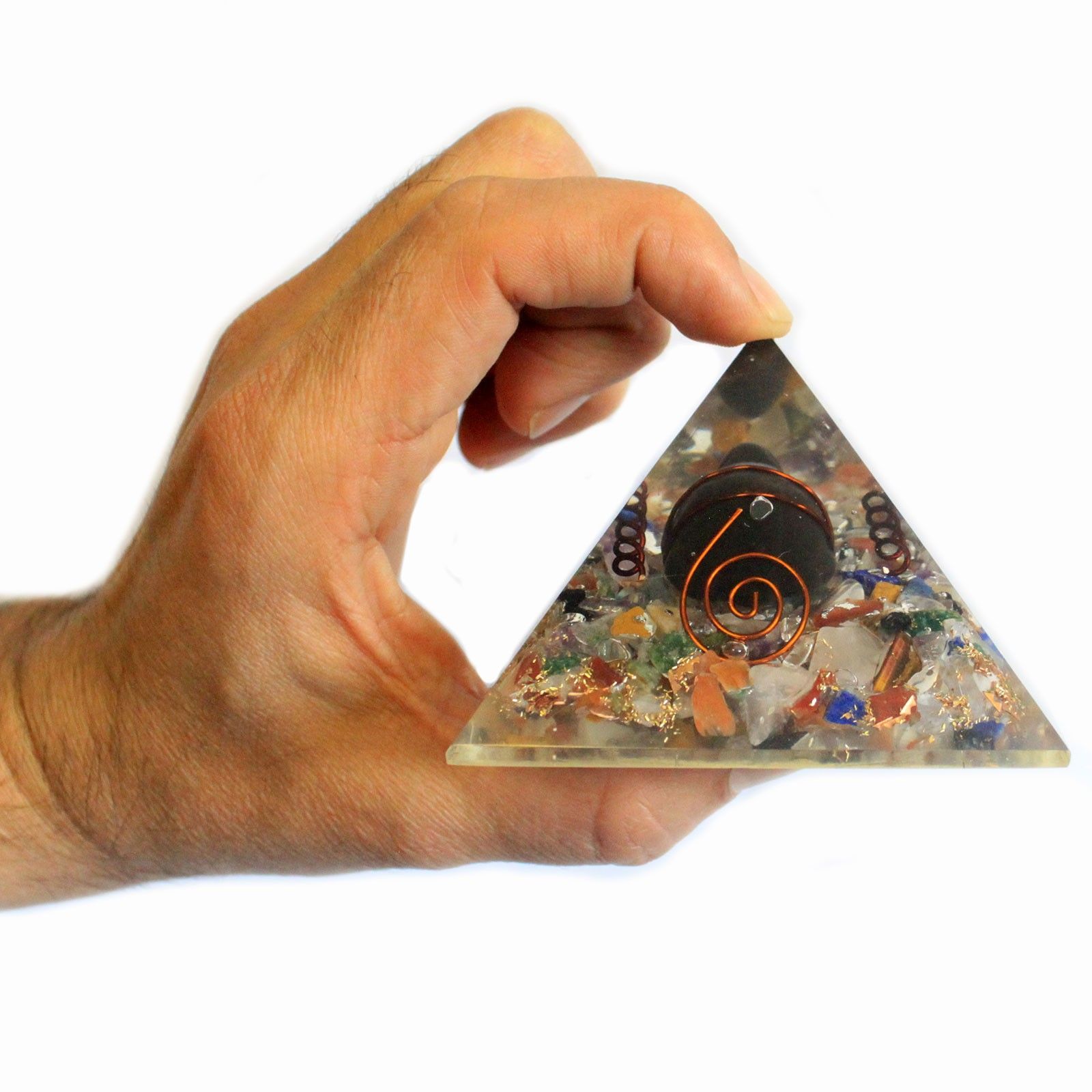 bG9jYWw6Ly9tZWRpYS8xUS9FRC82MFIzMEMxRzZHU0tFRDFRLzEzZDI2ZjM5LmpwZWc.jpg Med Orgonite Pyramid 60mm Gemchips, Copper, Turtle - Image 2