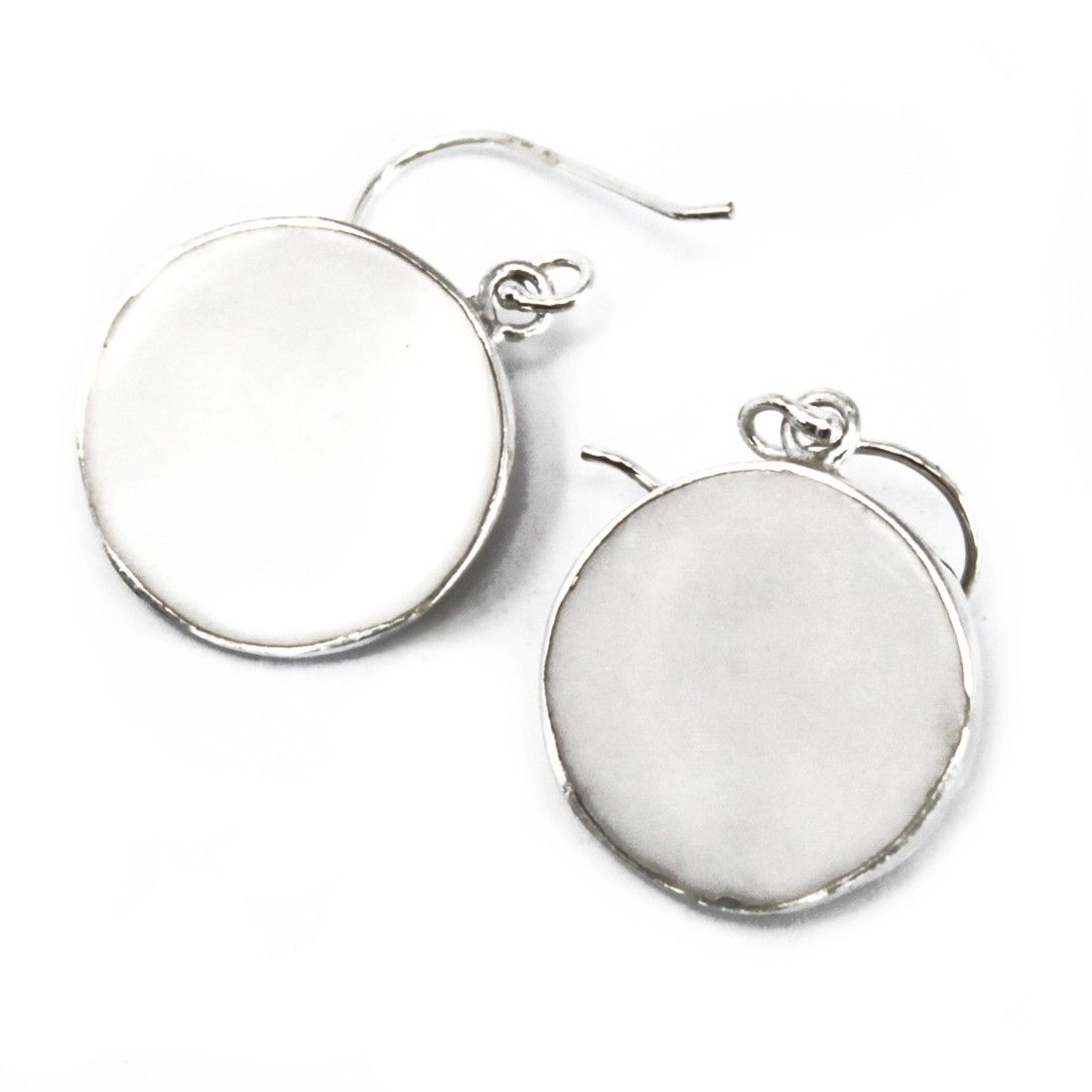 bG9jYWw6Ly9tZWRpYS8xUi9FRC82MFIzMEMxRzZNUzNFRDFSLzc0MTFhMzIxLmpwZWc.jpg Tree of Life Silver Earrings 15mm - Mother of Pearl - Image 2