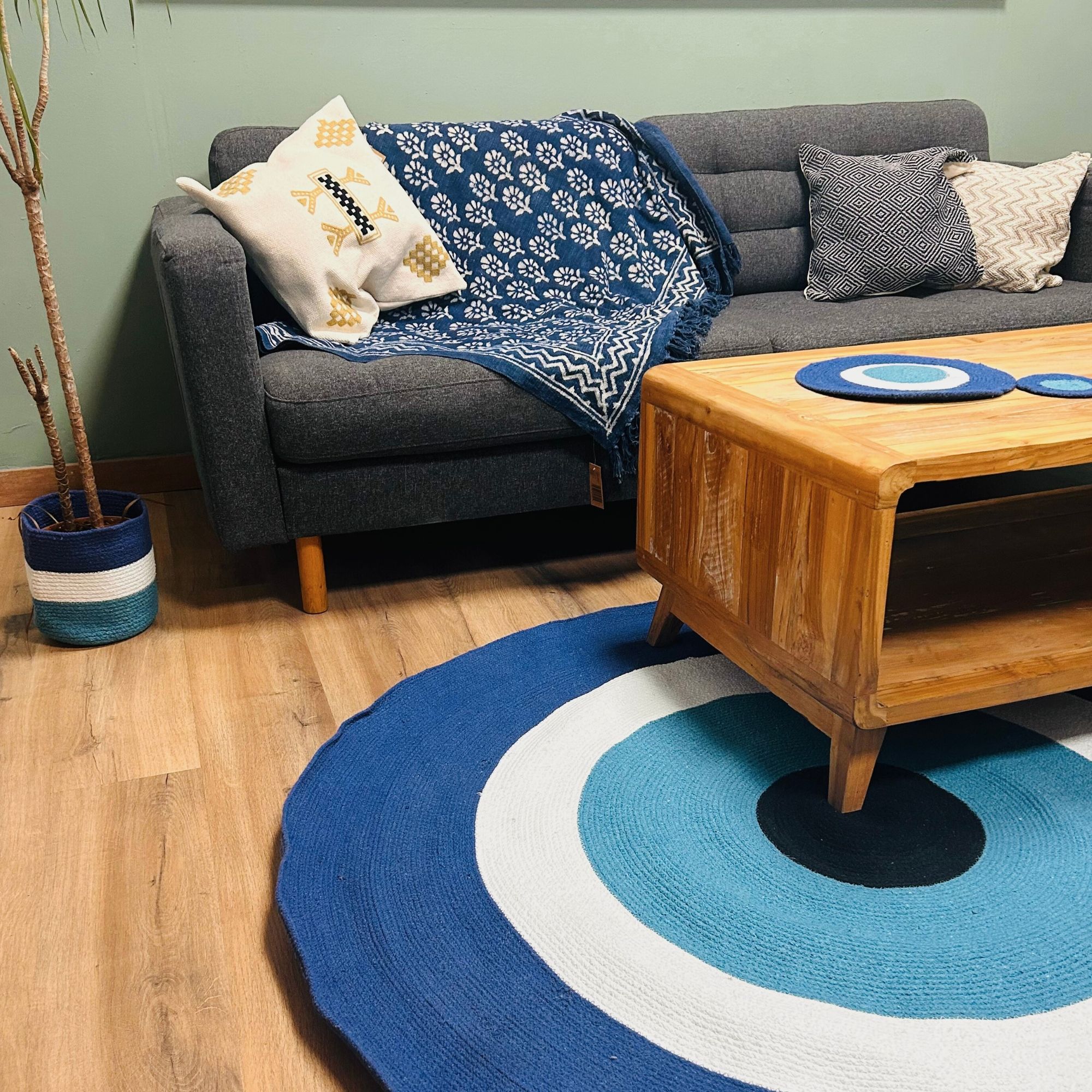 bG9jYWw6Ly9tZWRpYS8xUy84Qy82MFIzMEMxRzZXVDM4QzFTLzcwZjI0NzcyLmpwZWc.jpg Cotton Rope Evil Eye Rug - Image 2