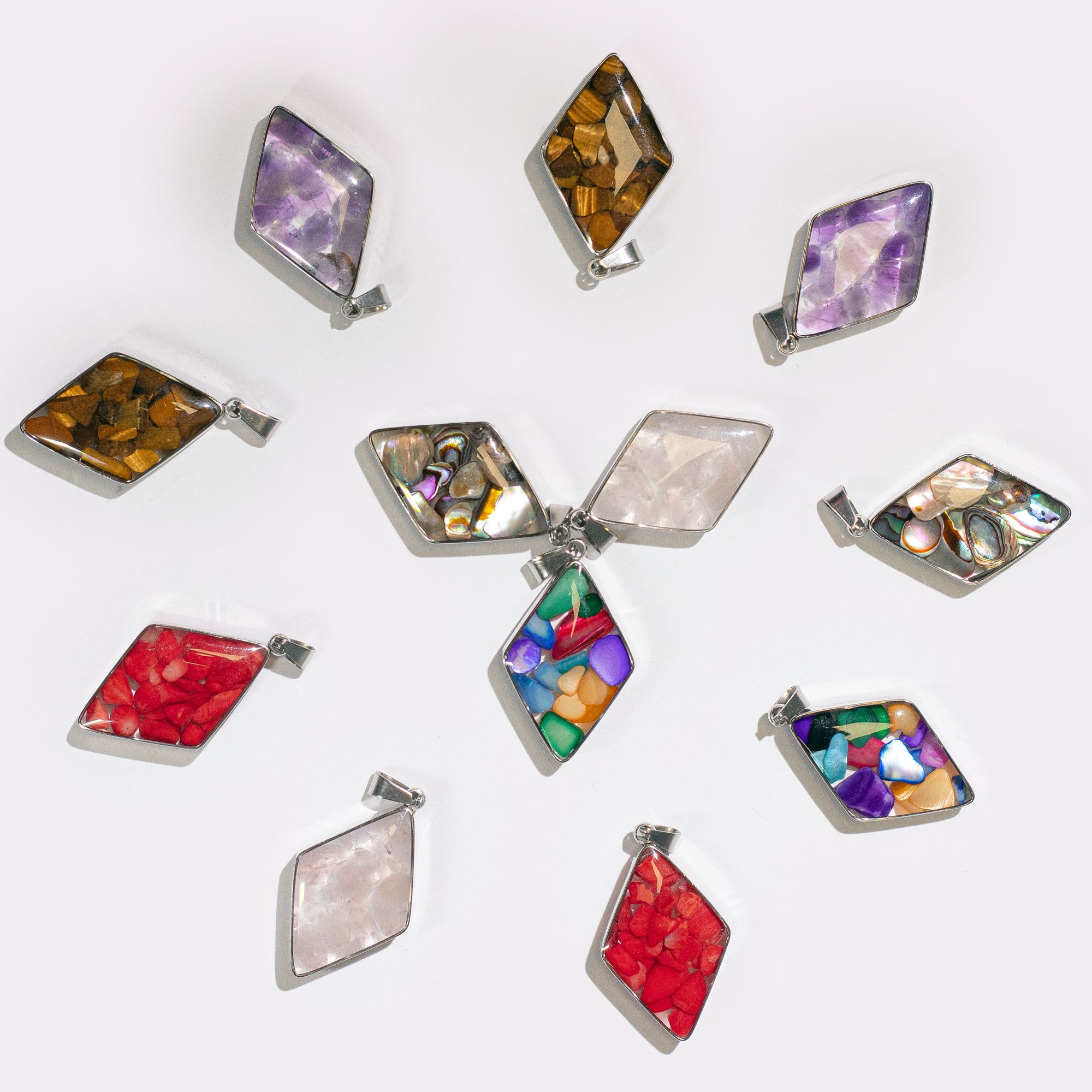 bG9jYWw6Ly9tZWRpYS8xUy9FQy82MFIzMEMxSDc0UjNFQzFTLzgxODg0ZWQ2LmpwZWc.jpg Steel Cased Pendant Diamonds - 12 Assorted Gemstone Chips & Shells