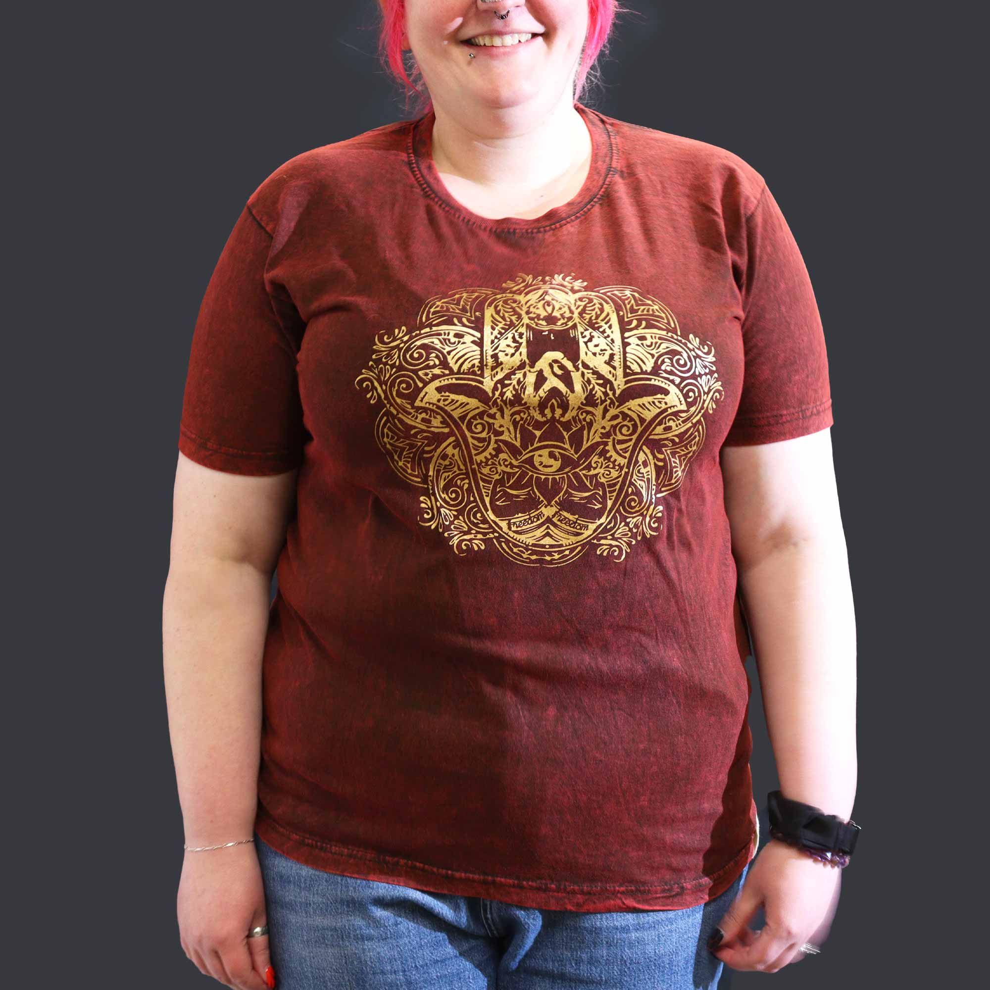 bG9jYWw6Ly9tZWRpYS9IRy9BRC82MFIzMEMxSDc0VjNBREhHL2NlZmI3YTEzLmpwZWc.jpg XLarge Stone Washed T-Shirt - Hamsa - Maroon