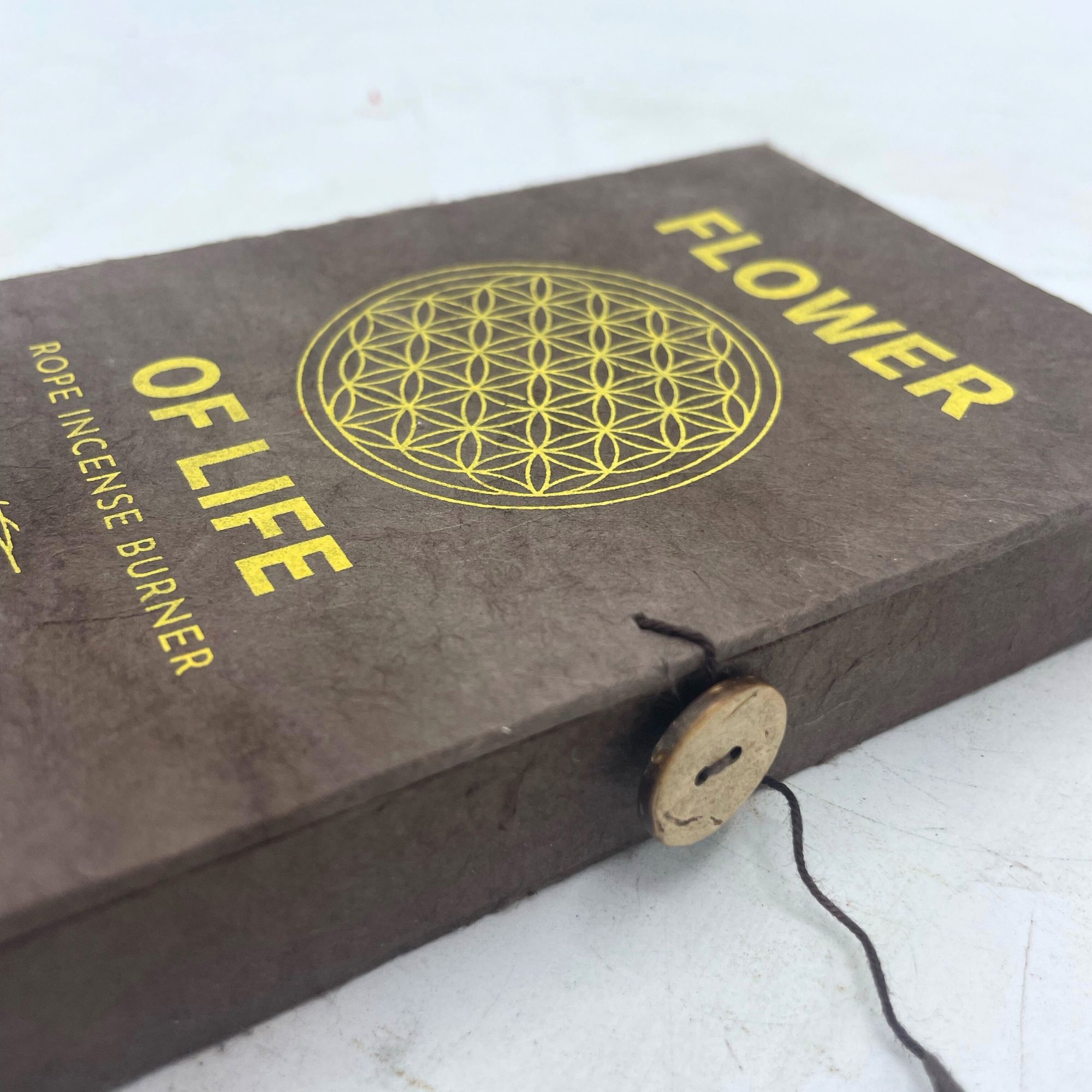 bG9jYWw6Ly9tZWRpYS9ISC8wQy82MFIzMEMxRzZXUkswQ0hIL2I0NzQyMjM5LmpwZWc.jpg Rope Incense and Silver Plated Holder Set - Flower of Life - Image 4