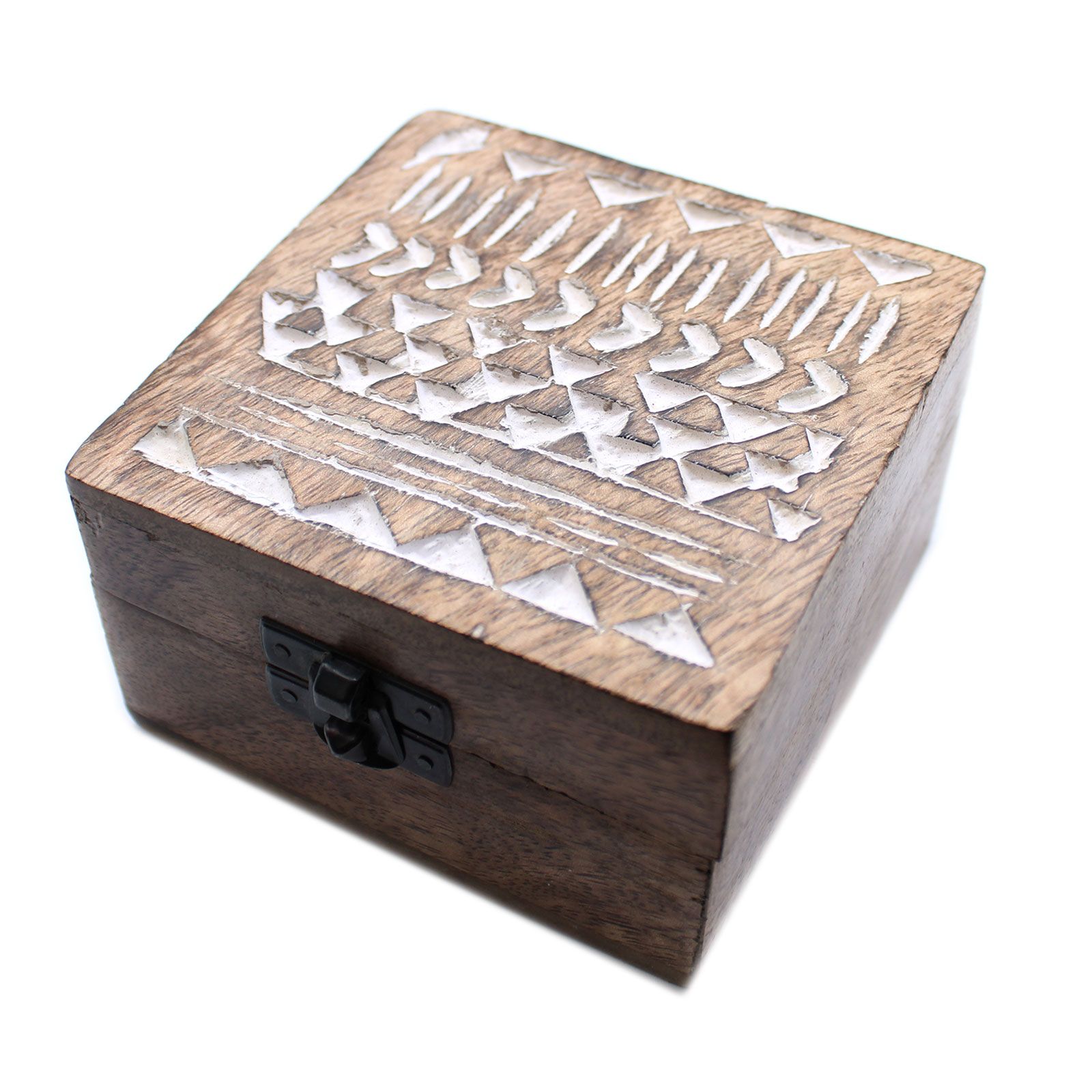 bG9jYWw6Ly9tZWRpYS9ISC9HQy82MFIzMEMxRzZSUjNHQ0hILzNmNTRjNDBkLmpwZWc.jpg White Washed Wooden Box - 4x4 Aztec Design - Image 5