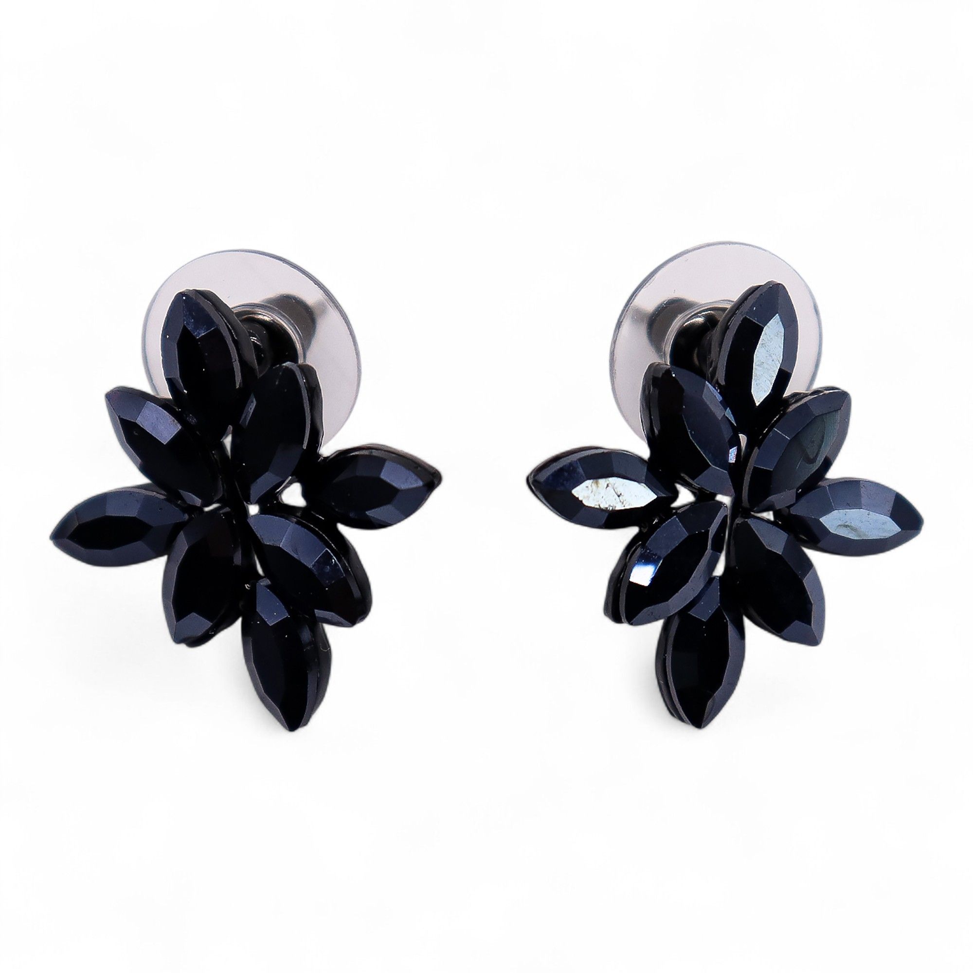 bG9jYWw6Ly9tZWRpYS9IUS82RC82MFIzMEMxSjY0Uks2REhRL2Q0NTlhYTJhLmpwZw.jpg Jet Black - Vintage Glass - Flowers - Earrings