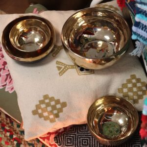 Large Shining Bell-Metal Handmade Singing Bowl (approx 850g) - 17cm