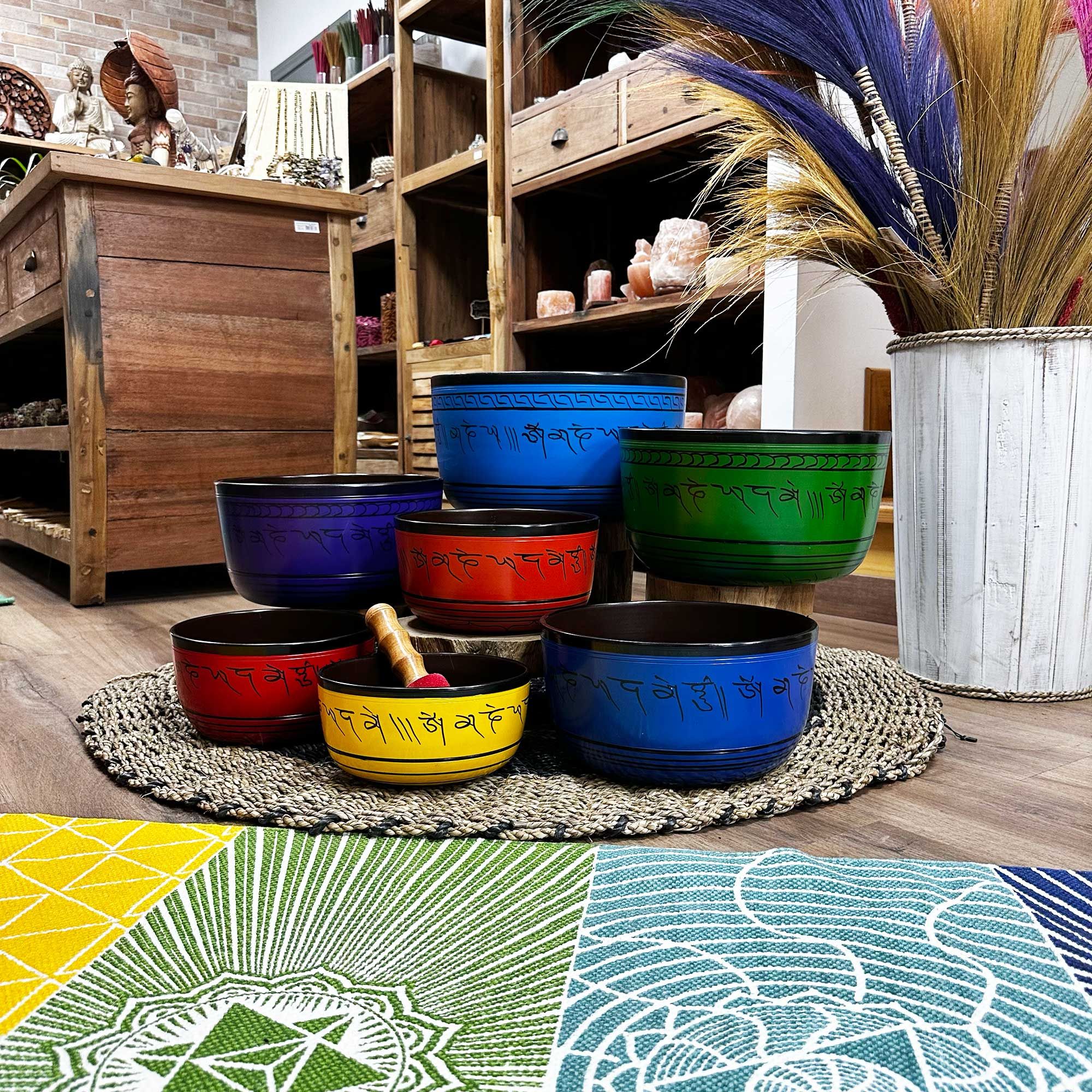 bG9jYWw6Ly9tZWRpYS9TSC82Qy82MFIzMEMxRzZXUzM2Q1NILzkxOWVlZjJmLmpwZWc.jpg Large Chakra Set of Seven Singing Bowls (19.5-35cm) - Image 6