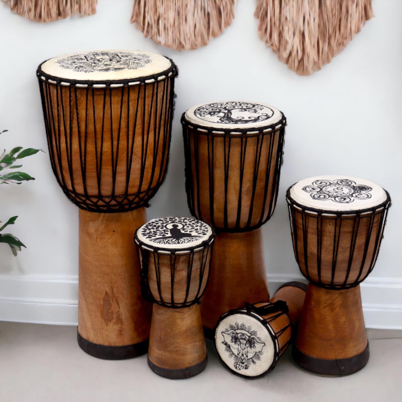 bG9jYWw6Ly9tZWRpYS9TSy84Qy82MFIzMEMxSjY0UjM4Q1NLLzhmZGRkODdhLmpwZw.jpg Tree of Life Wide Top Djembe Drum - 18cm - Image 4
