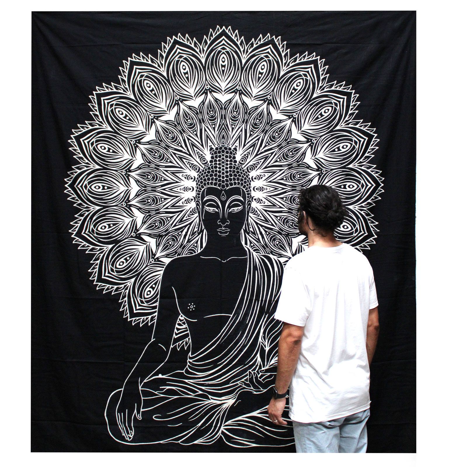 bG9jYWw6Ly9tZWRpYS9TTS9KQy82MFIzMEMxRzZNV0tKQ1NNLzYxOWM1Y2QzLmpwZWc.jpg B&W Double Cotton Bedspread + Wall Hanging - Buddha - Image 2