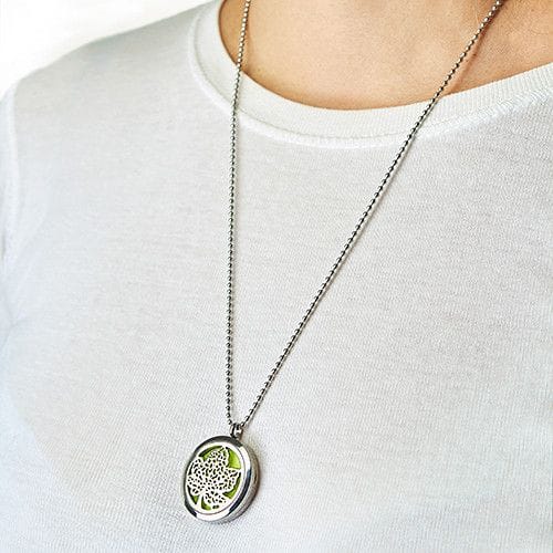 bG9jYWw6Ly9tZWRpYS9TUS84RC82MFIzMEMxRzZNVEs4RFNRL2NiOWNmNmM5LmpwZWc-7.jpg Aromatherapy Jewellery Necklace - Hamsa Chakra - 30mm - Image 5