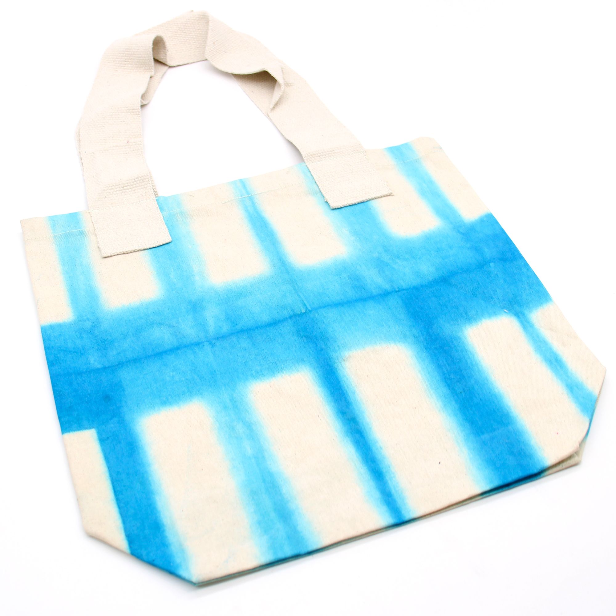 bG9jYWw6Ly9tZWRpYS9TUy8wRC82MFIzMEMxRzZSVzMwRFNTLzE3ZDIwYTdmLmpwZWc.jpg Natural Tye-Dye Cotton Bag (8oz) - 38x42x12cm - Sky Blue Blocks - Natural Handle - Image 4