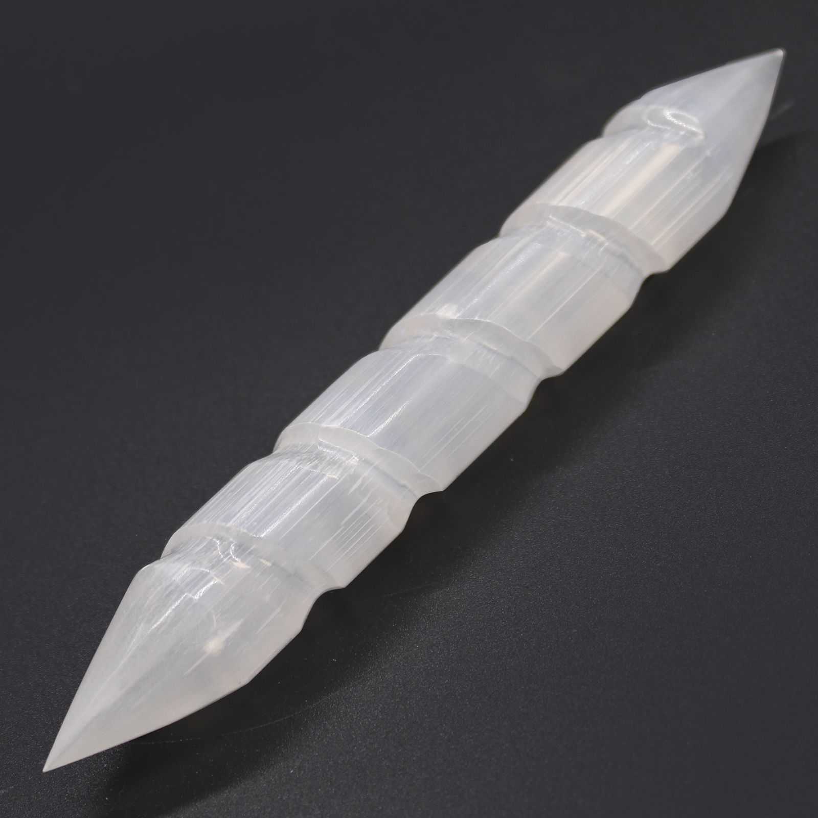 bG9jYWw6Ly9tZWRpYS8xUS9BQy82MFIzMEMxRzZNVktBQzFRLzBkNmY4Njg5LmpwZWc.jpg Selenite Spiral Wands - 16 cm (Point Both Ends) - Image 2